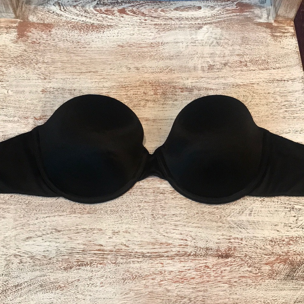 Maidenform Black Strapless Bra. EUC.